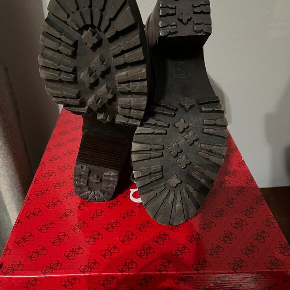 Gently used GUESS Gandy Brown Leather Lace Up Combat Boots Size 10 - Picture 4 of 4